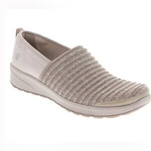 Bzees Cream Comfort Flats with Quilted Design Size 7.5